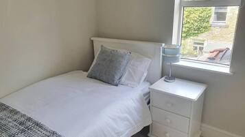 7 bedrooms, iron/ironing board, WiFi, bed sheets