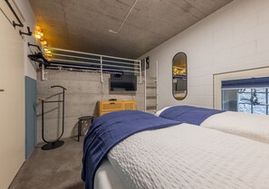 Quarto quádruplo família | Berço de viagem, Wi-Fi de cortesia