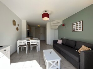 Comfort-Haus | Wohnbereich | Flachbildfernseher