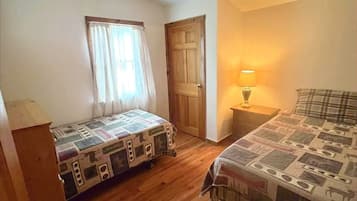 3 bedrooms, internet, bed sheets
