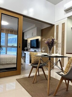 1 bedroom - Cozy place with lots of storage (Taguig)