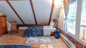 2 bedrooms, iron/ironing board, travel crib, free WiFi