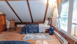 2 habitaciones, tabla de planchar con plancha y cuna de viaje