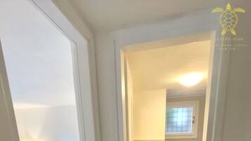 2 habitaciones, tabla de planchar con plancha, wifi y ropa de cama