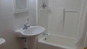 Hårføner og håndklær