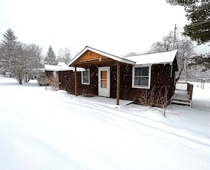 Exterior - Cold Spring Lodge - Cabin 3 (Big Indian)