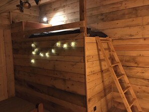 1 bedroom, bed sheets - La Chambrée du Moulin (Montlainsia)