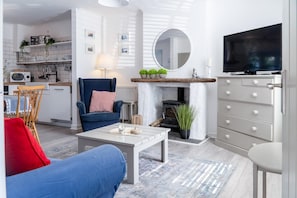 Smart TV, fireplace