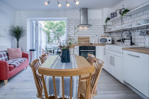 Norton Cottage - 3 Bedroom Cottage - Tenby