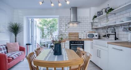 Norton Cottage - 3 Bedroom Cottage - Tenby