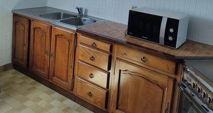 Maison sur terrain clos de 800 M2 lac Ă  moins de 5kms