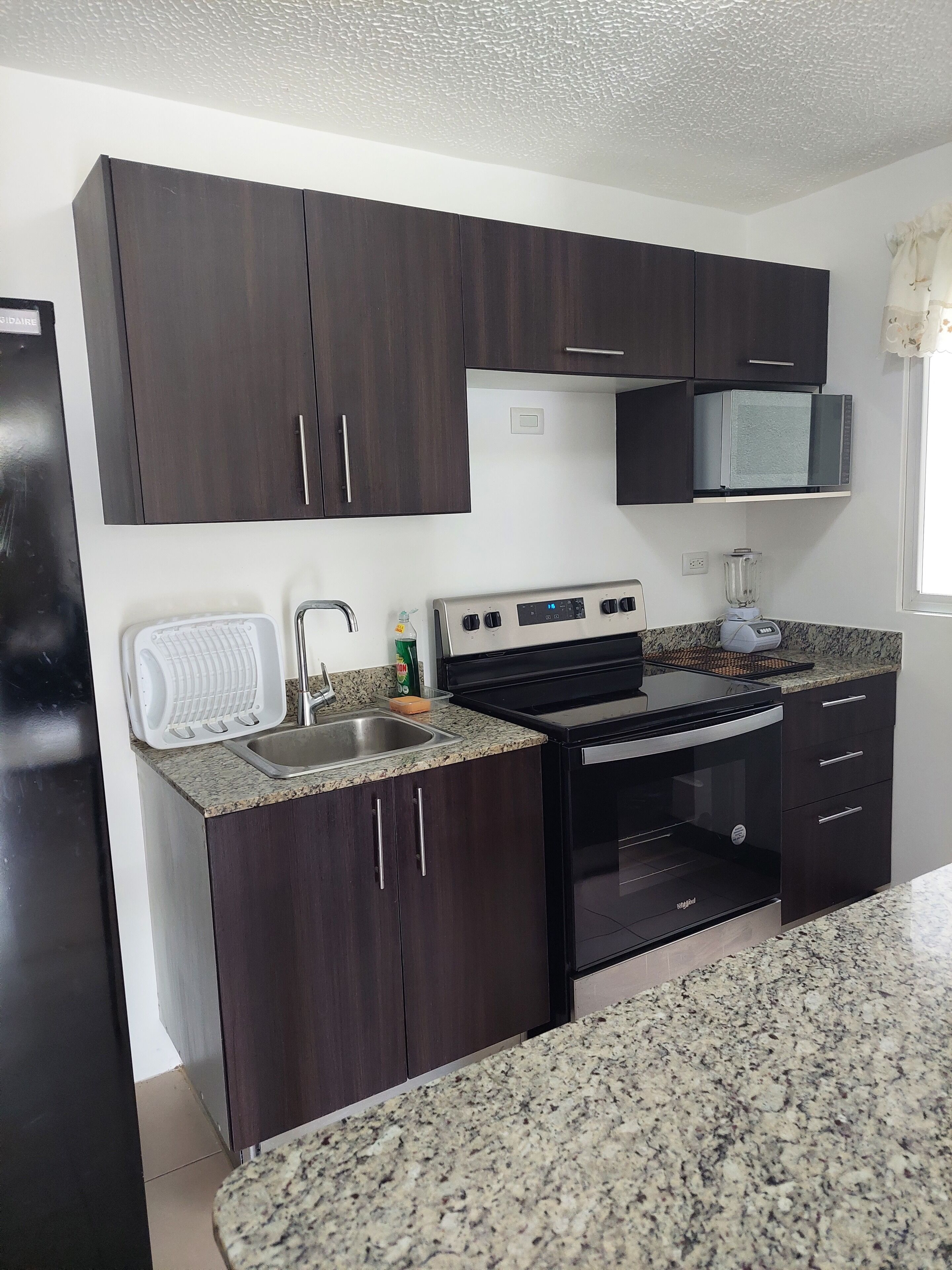 ميكروويف، فرن، موقد طهي مسطح، ماكينة لصنع القهوة/الشاي