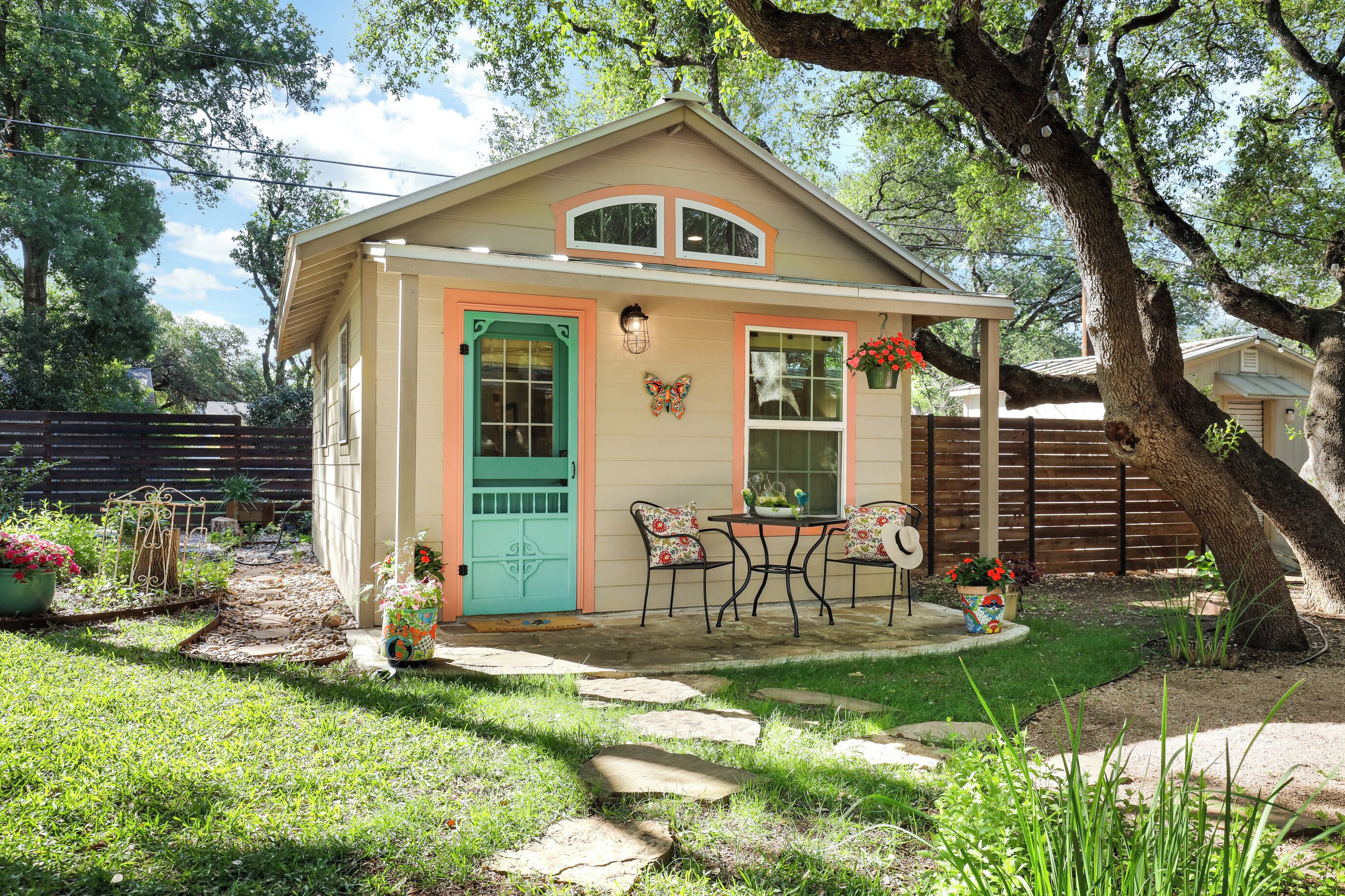 Romantic~Butterfly Cttg~Central Loc, Firepit ~Oaks