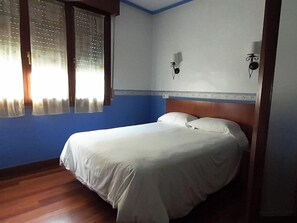 Twin Room | Free WiFi - Akelarre Ostatuta (Gernika-Lumo)