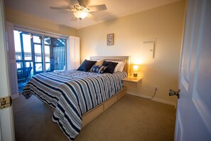 1 bedroom, iron/ironing board, free WiFi, bed sheets - The Sleepy Manatee (St. Augustine)