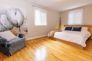 3 habitaciones, tabla de planchar con plancha, wifi y ropa de cama