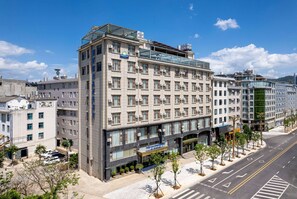 Exterior - Days Inn By Wyndham Dali Erhai Park (Dali)