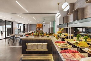 Daily buffet breakfast (TRY 500 per person)