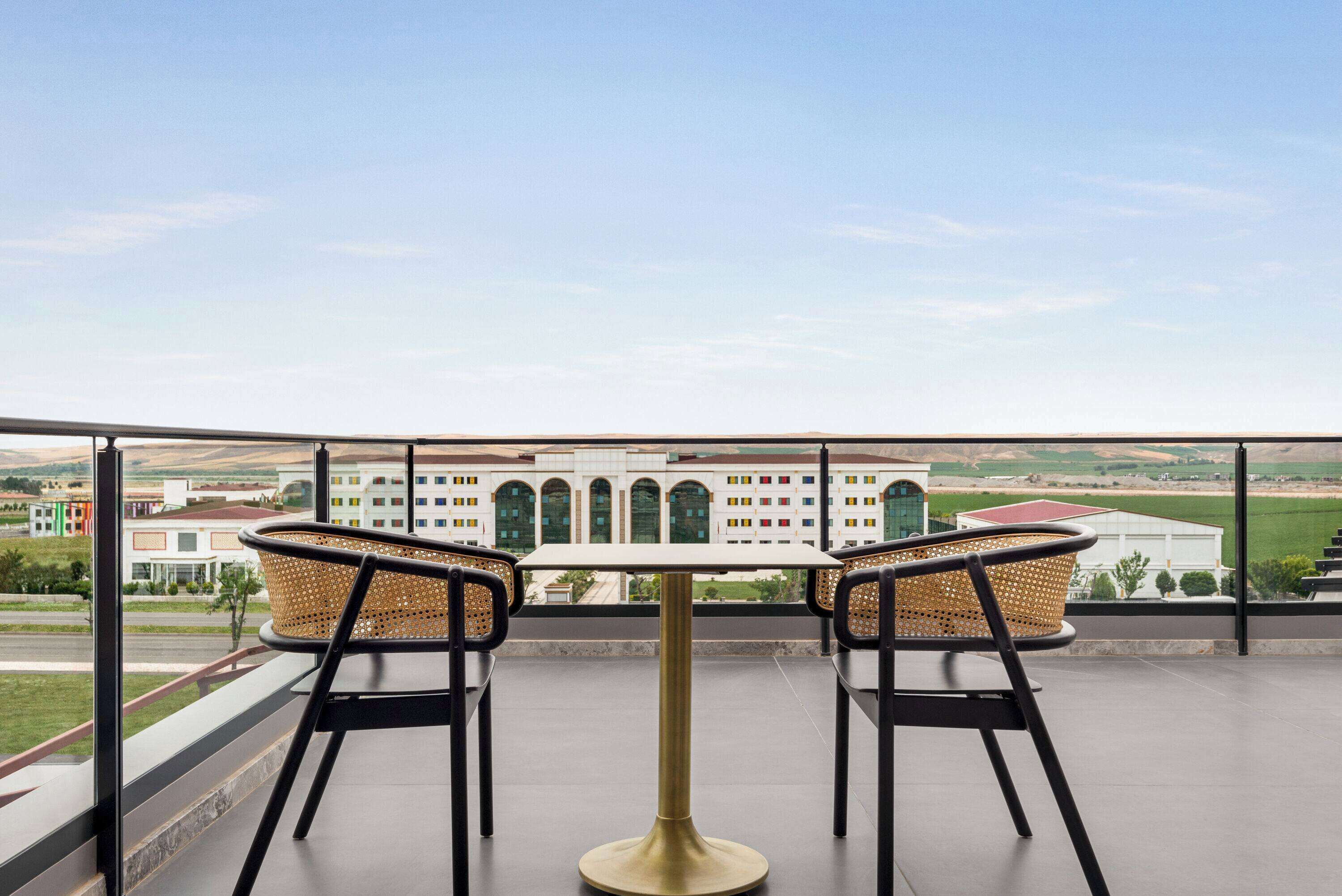 低過敏寢具、迷你吧、客房內保險箱、書桌