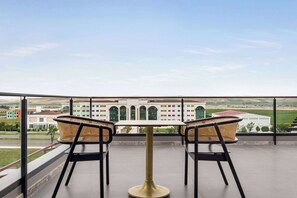 防过敏的被褥、迷你吧、客房内保险箱、办公桌