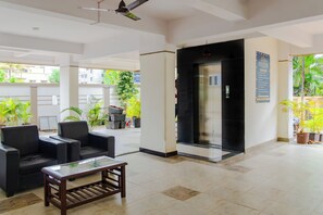 Reception - Itsy Hotels Opal Suites, Mundhwa, Near Koregaon Park (Pune)