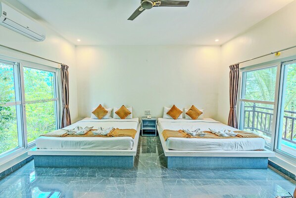 Quadruple Room | Egyptian cotton sheets, premium bedding, desk, laptop workspace