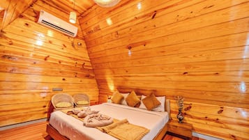 Tweepersoonskamer | 1 slaapkamer, lakens van Egyptisch katoen, luxe beddengoed, een bureau
