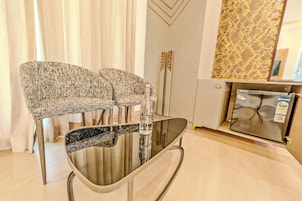Room | Living area | LCD TV, fireplace