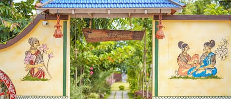 Fachada de la propiedad