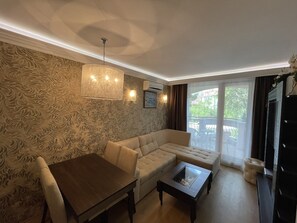 TV - Menada Harmony Palace Delux Apartment (Sunny Beach)