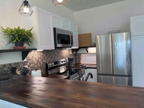 Fridge, microwave, oven, stovetop - Lake Haus Early Spring Rates (Canyon Lake)