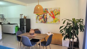 Club-lejlighed - flere senge - have-område | Opholdsområde | Smart-tv, Netflix, streamingtjenester