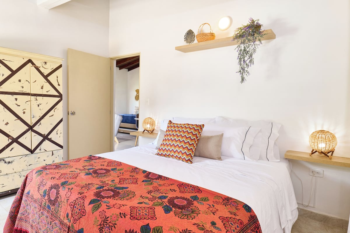 Executive appartement, 1 queensize bed met slaapbank, aan tuin | Lakens van Egyptisch katoen, luxe beddengoed, donsdekens