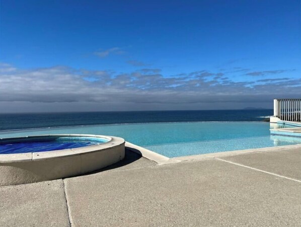 Pool - Rosarito Oceanfront Penthouse (Rosarito)