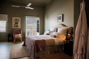Classic Suite | Hypo-allergenic bedding, individually decorated, desk, laptop workspace - Dorp Hotel (Cape Town)