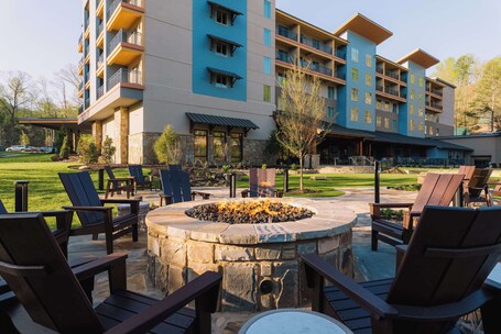 Embassy Suites By Hilton Gatlinburg Resort - Image 53