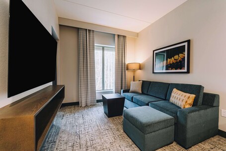 Embassy Suites By Hilton Gatlinburg Resort - Image 38