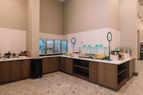Embassy Suites By Hilton Gatlinburg Resort - Image 60