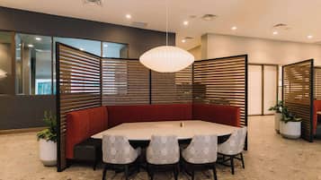 Sudah termasuk sarapan lengkap setiap hari