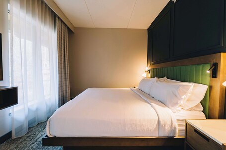 Embassy Suites By Hilton Gatlinburg Resort - Image 61