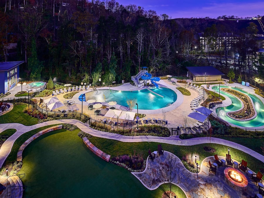 Indoor pool, seasonal outdoor pool, pool umbrellas, sun loungers