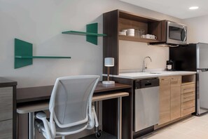 In-room safe, soundproofing, free WiFi, bed sheets - Home2 Suites By Hilton Jacksonville Downtown (Jacksonville)