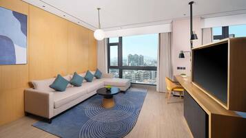 Premium Room, 1 King Bed | Living area