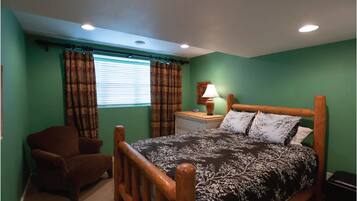 5 bedrooms, WiFi, bed sheets