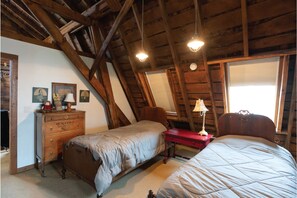 5 bedrooms, WiFi, bed sheets
