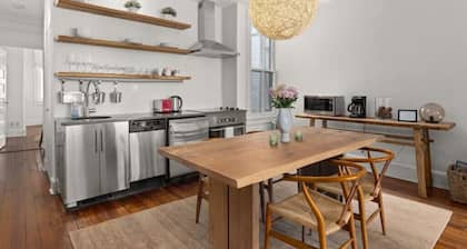 LOOK NO FURTHER - this is your home away from home