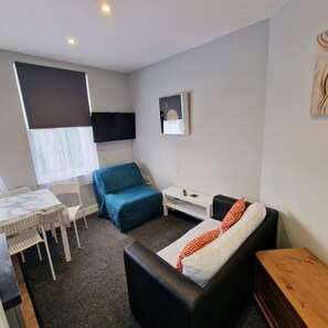 Smart TV, offices - Stay Norwich Apartments Riverside House Apart-4 (Norwich)