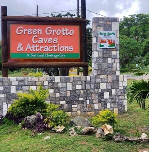 Property grounds - OceanView Villa (Discovery Bay)