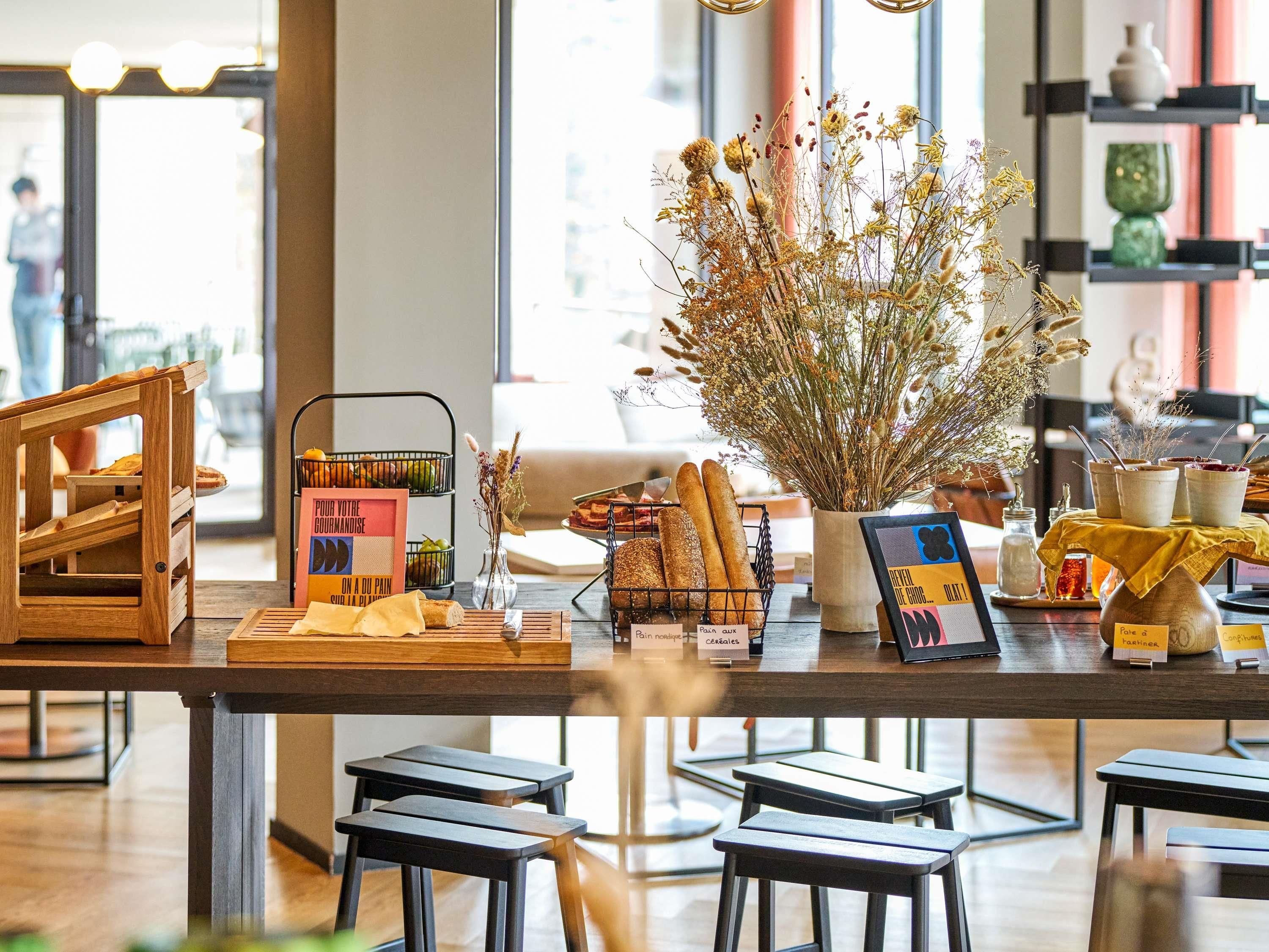 Petit déjeuner buffet servi tous les jours en supplément