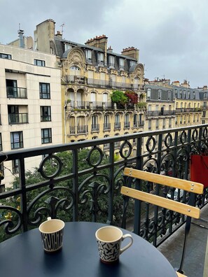 Outdoor dining - Parmentier Oberkampf Area Fullness and Elegance (Paris)